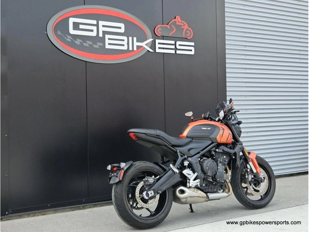 2023 Triumph Trident 660 Matte Baja Orange / Matte Storm Grey