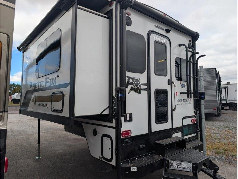 2027 Northwood Arctic Fox 992 alt