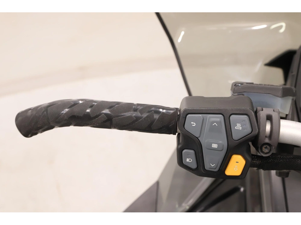 2024 Polaris Prostar S4 Indy Adventure 137 alt