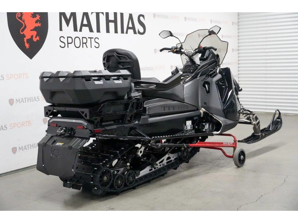 2027 Polaris 850 Titan Adv Ultmt 1.8 Blk alt