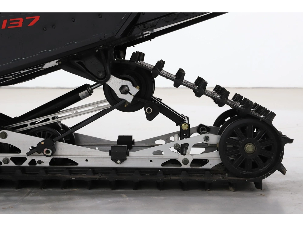 2025 Polaris Prostar S4 Indy Adventure 137 alt