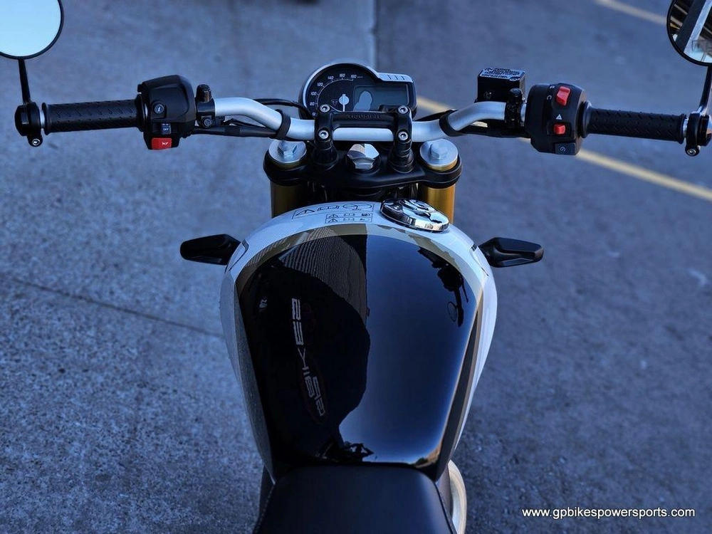 2026 Triumph Speed 400 Pearl Metallic White