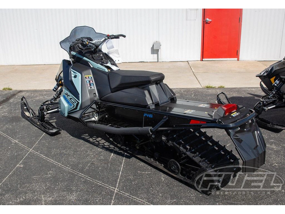 2026 Polaris 650 Switchback Xc 146 Gloss Black / Blue Dusk alt