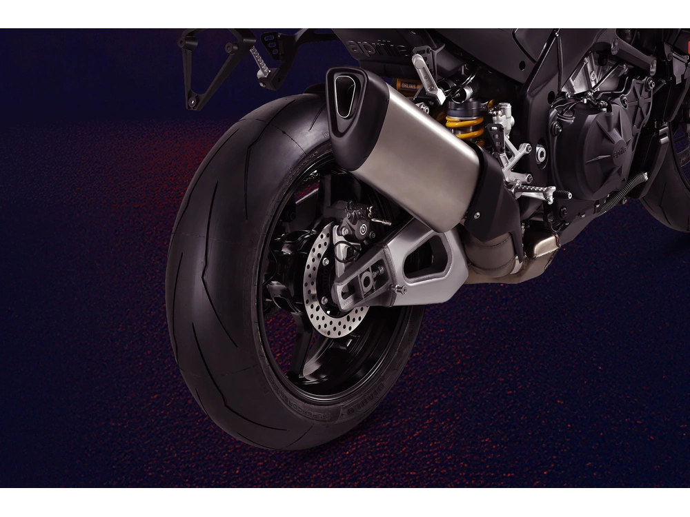 2027 Aprilia Tuono V4 1100 Factory Démo alt