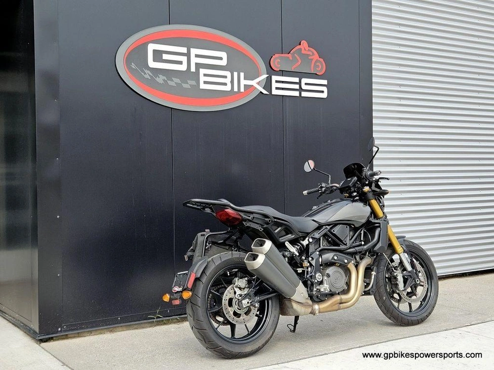 2019 Indian Motorcycle Ftr™ 1200 S Titanium Metallic Over Thunder Black Pearl