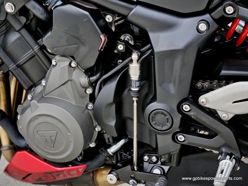 2026 Triumph Trident 800 Carnival Red