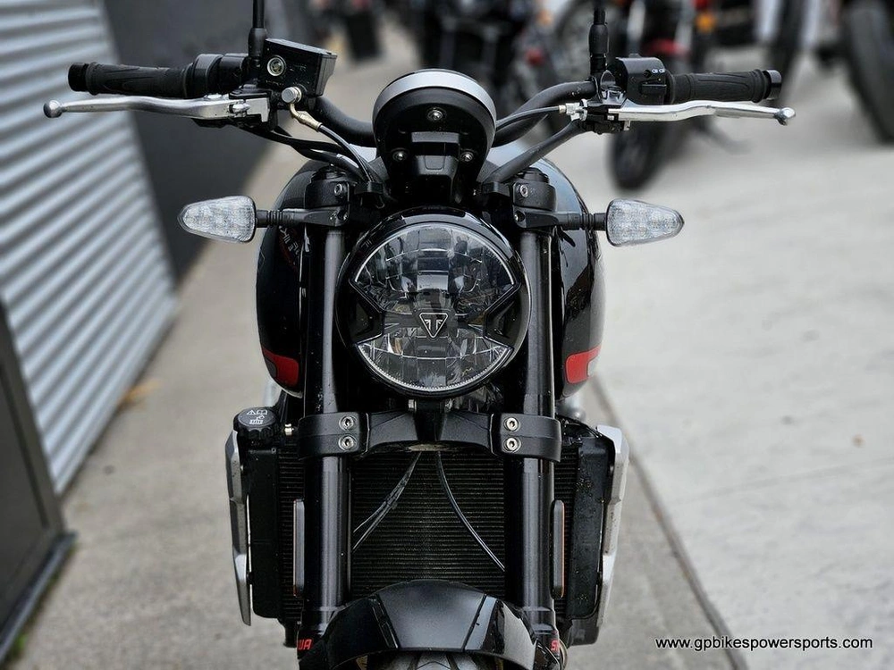 2024 Triumph Trident 660 Sapphire Black