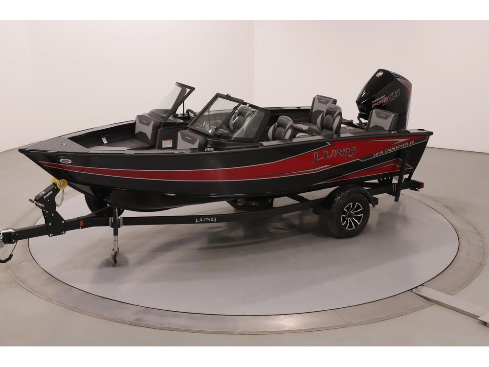 2026 Lund Boat Co 1875 Crossover Xs alt