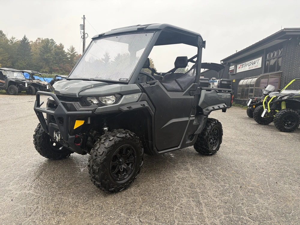 2024 Can-am Defender Xt Hd 7 With Half Doors & Hc Windshield alt