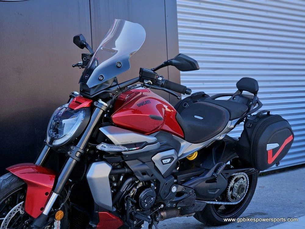 2026 Ducati Xdiavel V4 Burning Red