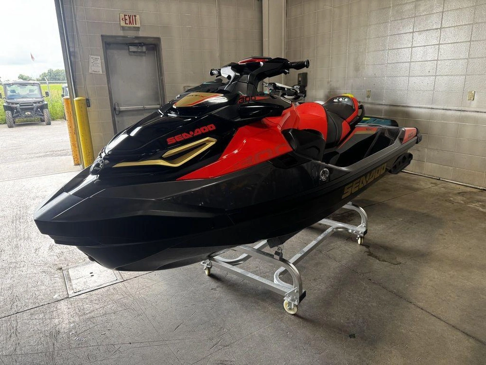 2020 Sea-doo Rxt®-x® 300 Ibr & Sound System Eclipse Black And Lava Red