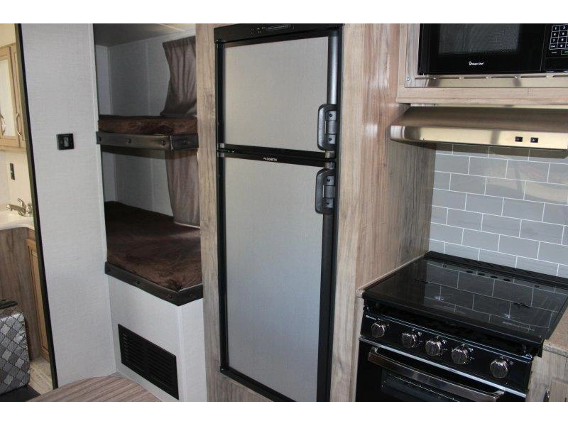 Forest River Palomino 211bh 2020 alt