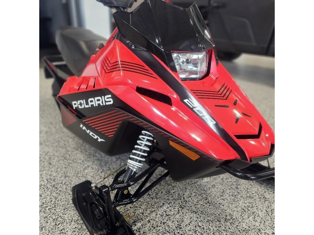 2027 Polaris Indy 200 Es