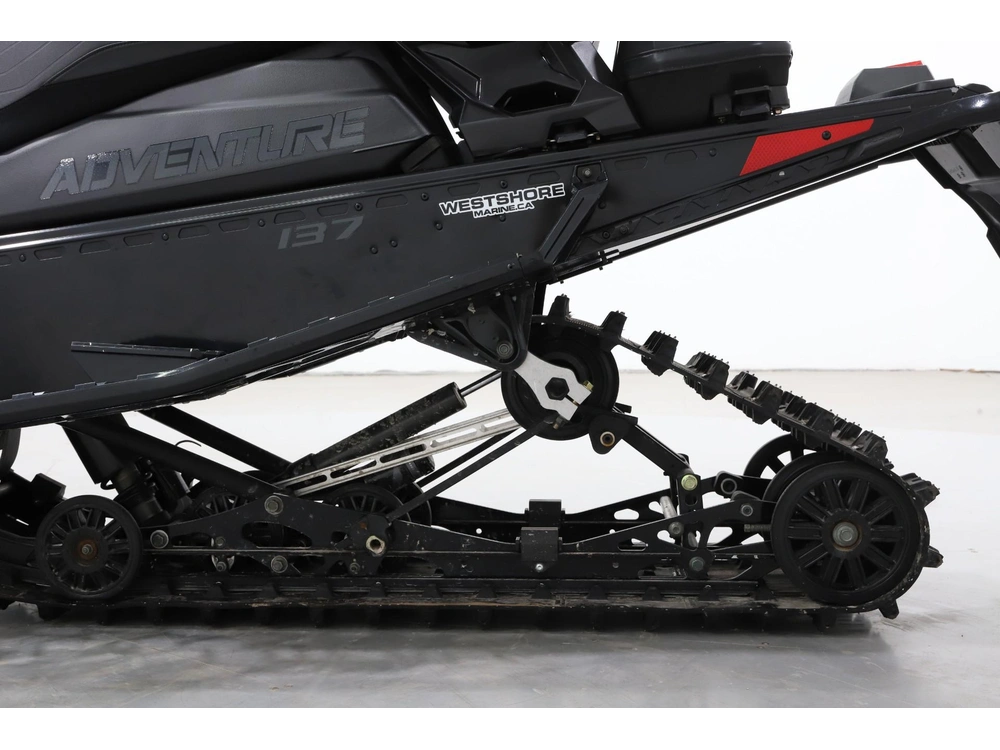 2024 Polaris 650 Indy Adventure 137 alt
