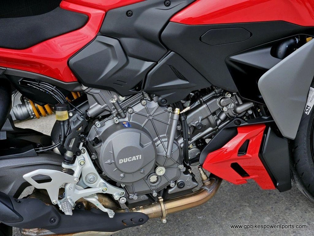 2026 Ducati Streetfighter V2 S Red