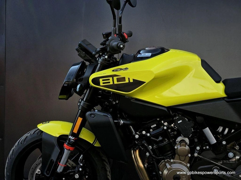 2025 Husqvarna Vitpilen 801 Demo