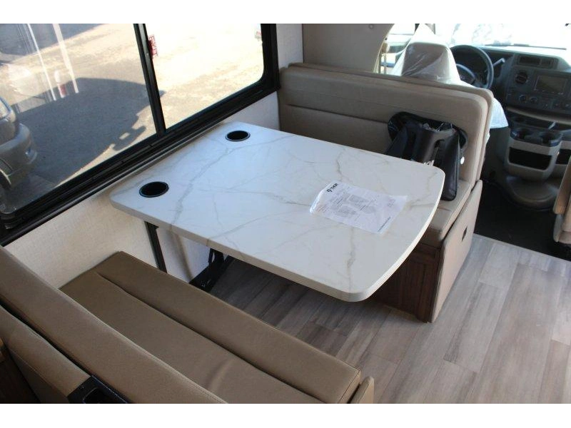 Thor Motor Coach Four Winds 21z 2027