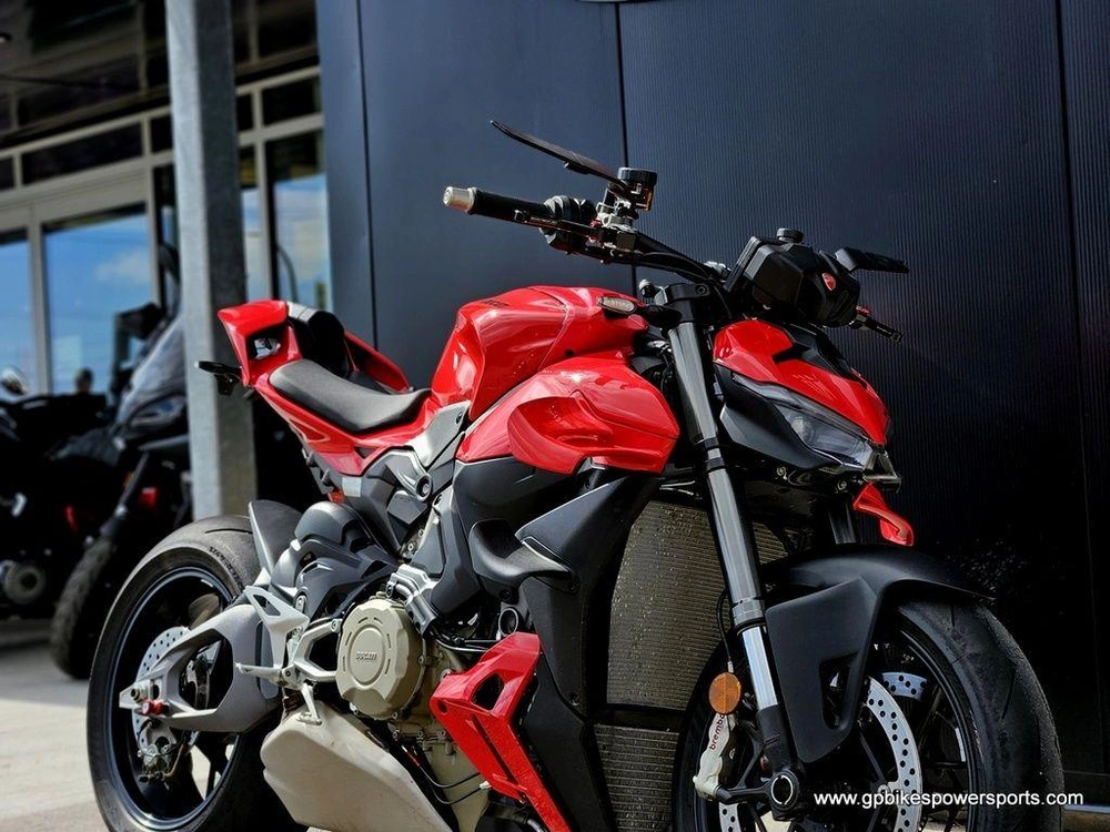 2025 Ducati Streetfighter V4 Ducati Red