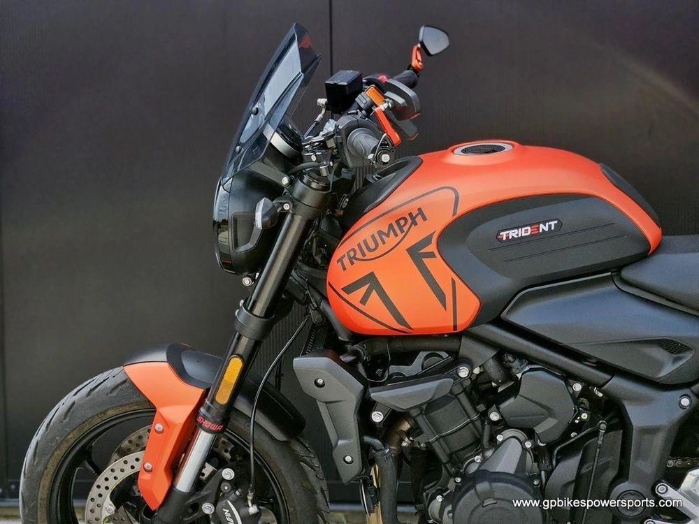 2023 Triumph Trident 660 Matte Baja Orange / Matte Storm Grey