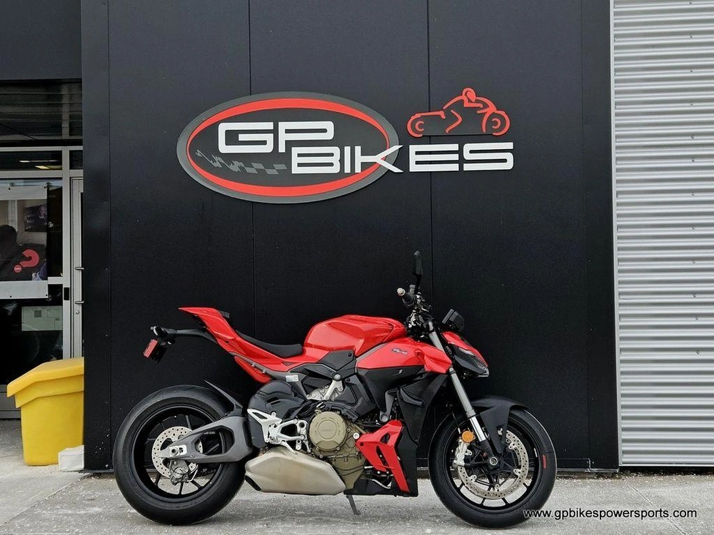 2025 Ducati Streetfighter V4 Ducati Red Demo