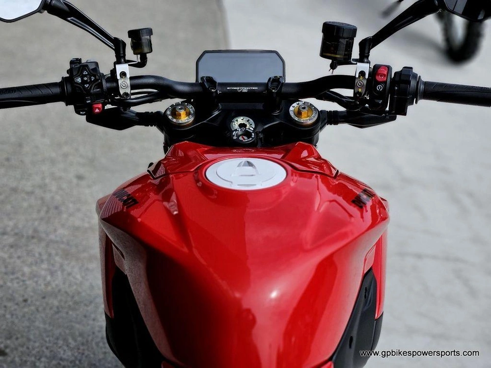 2026 Ducati Streetfighter V2 S Red