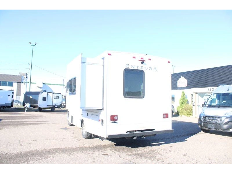 Entegra Coach Odyssey 22cf 2027 alt