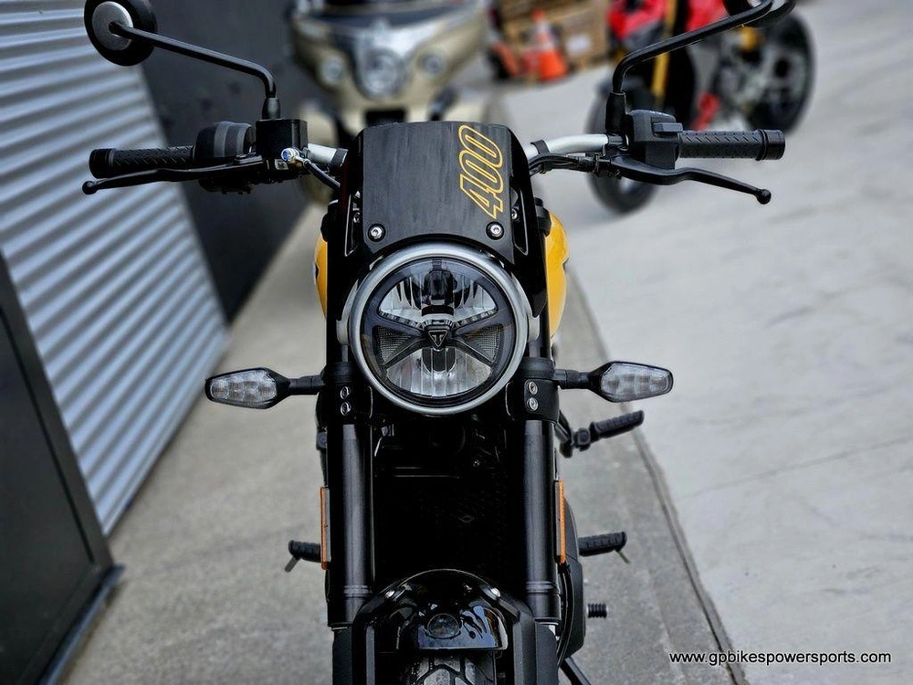 2027 Triumph Tracker 400 Racing Yellow