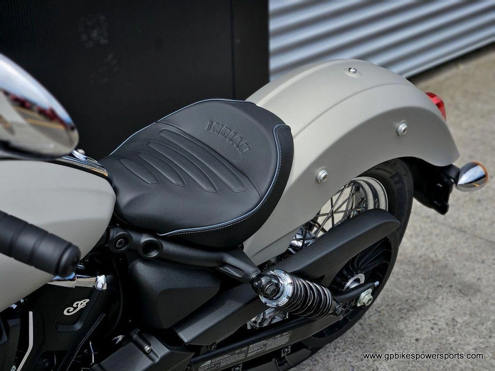 2025 Indian Motorcycle Scout® Classic Limited + Tech Silver Quartz Smoke