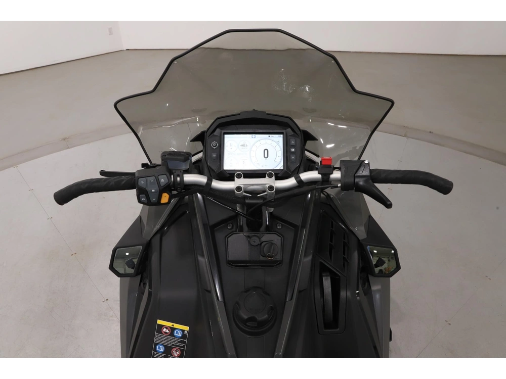 2025 Polaris 650 Indy Adventure 137 alt