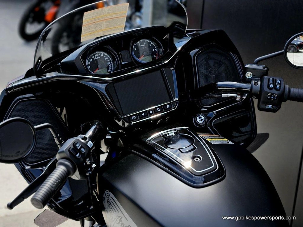 2026 Indian Motorcycle Challenger® Dark Horse® Black Smoke