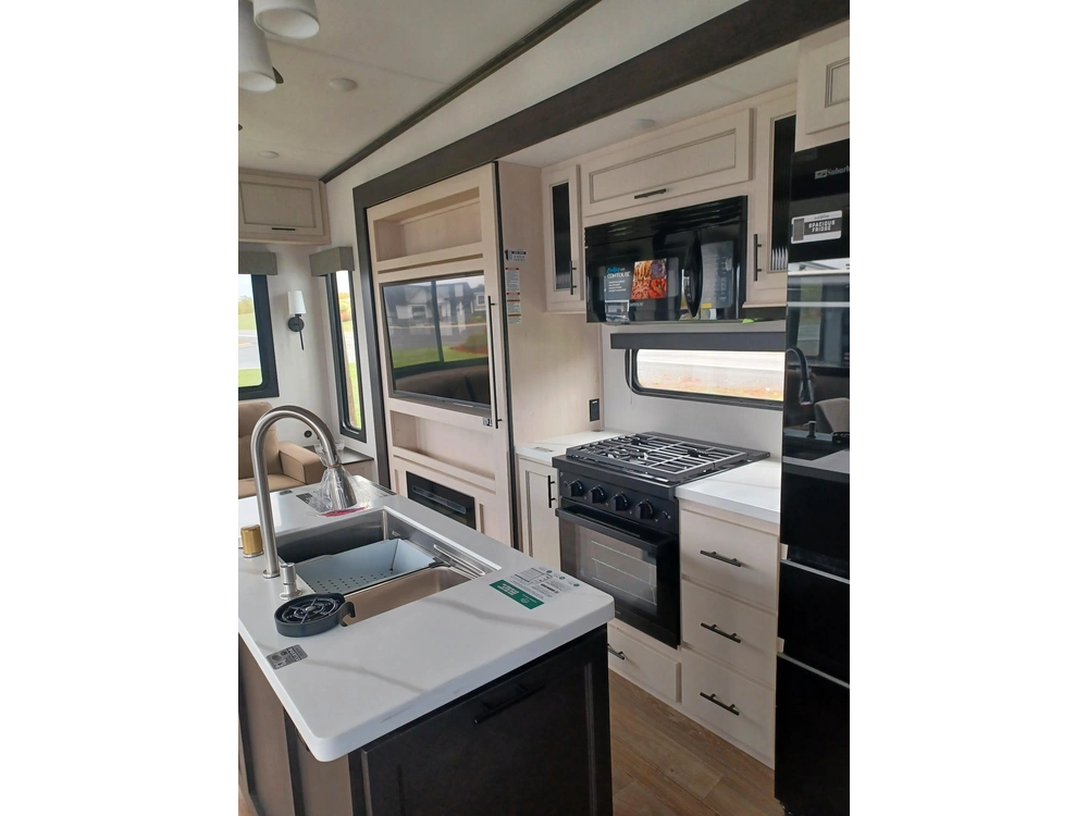 2027 Forest River Sabre 36 Flx alt