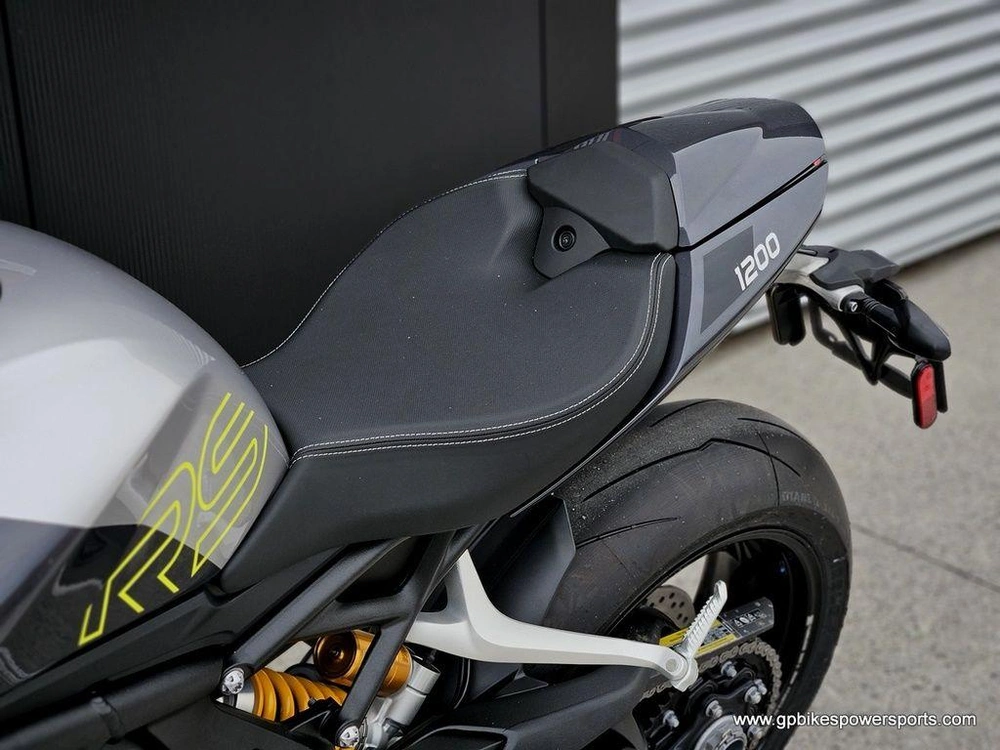 2026 Triumph Speed Triple 1200 Rs Granite/triumph Racing Yellow