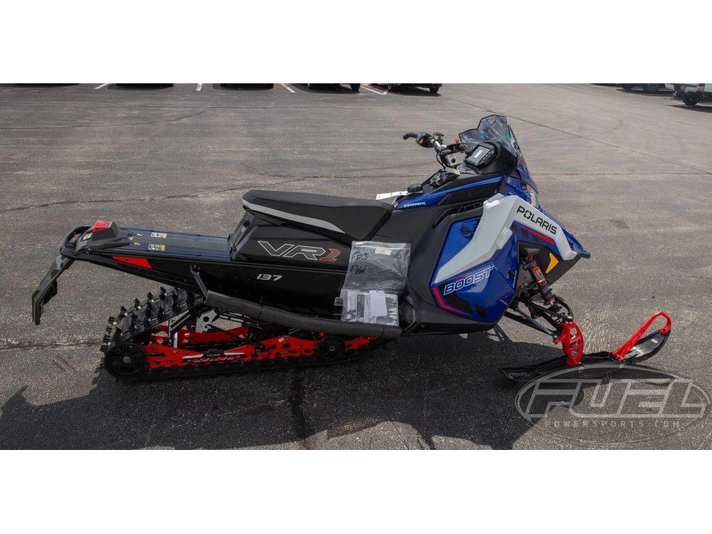 2027 Polaris Patriot Boost Indy Vr1 137 Dynamix Polaris Blue Metallic / White Lightning alt