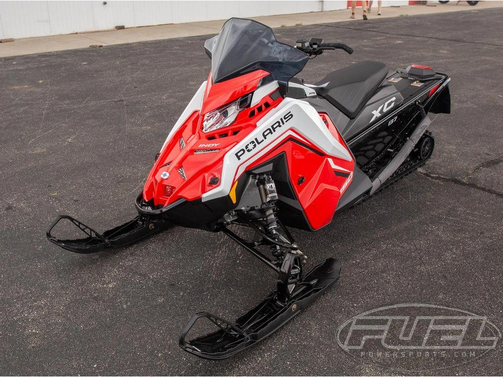 2027 Polaris 850 Indy Xc 137 7s Indy Red / White Lightning / Gloss Black alt