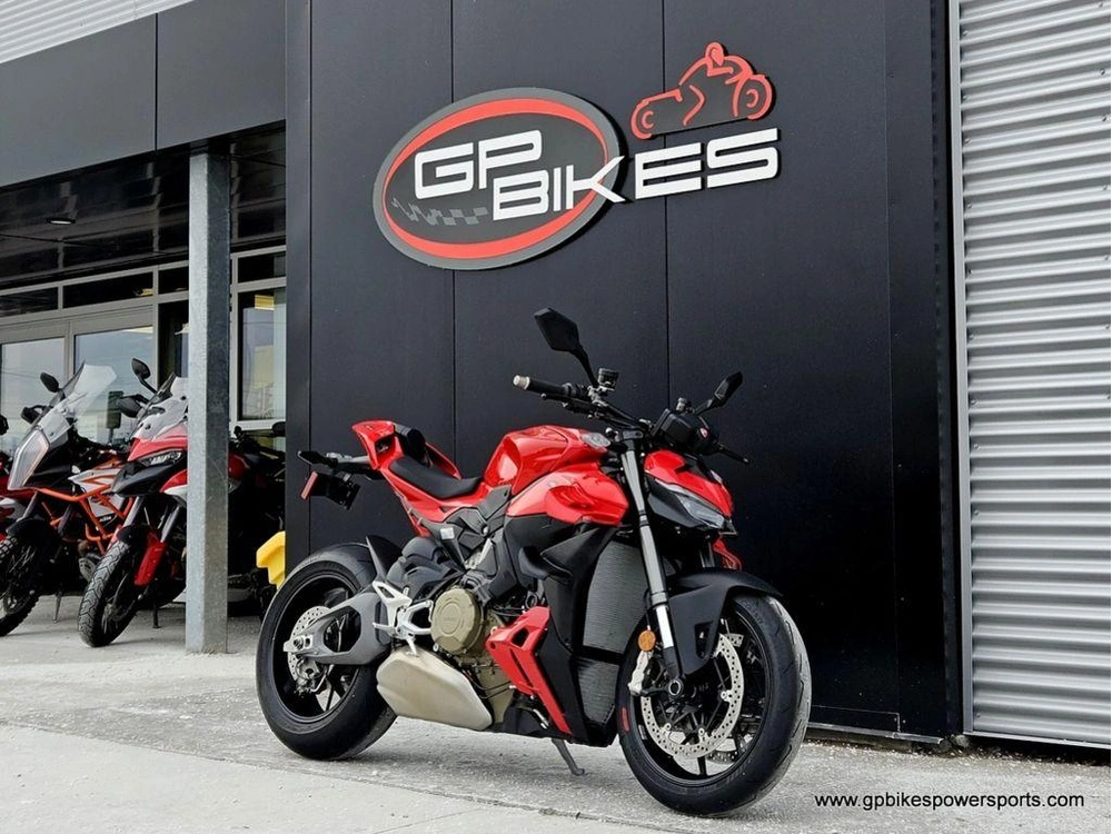 2025 Ducati Streetfighter V4 Ducati Red Demo