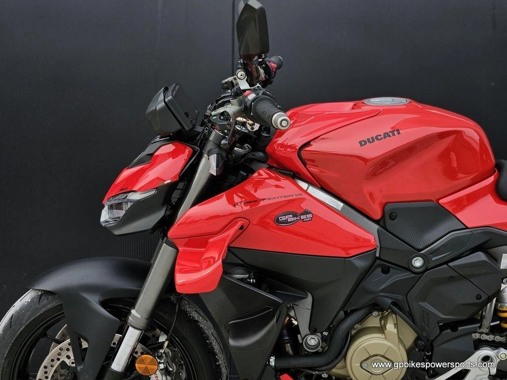 2025 Ducati Streetfighter V4 Ducati Red Demo