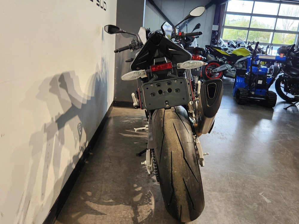 2027 Aprilia Tuono V4 1100 Factory Démo alt
