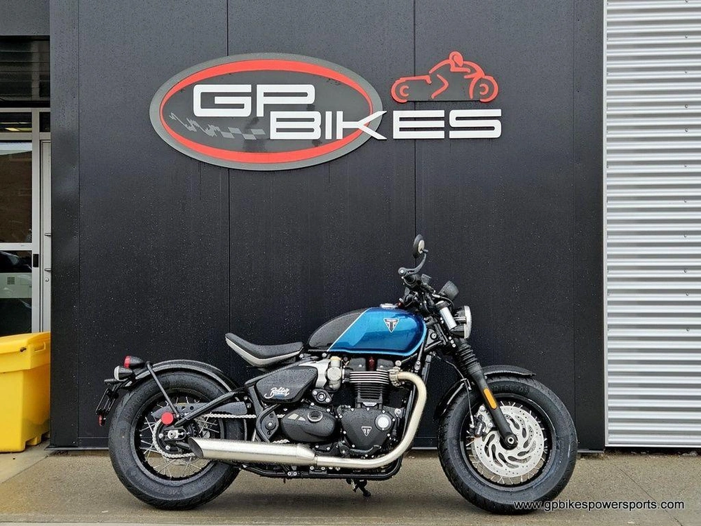 2026 Triumph Bonneville Bobber Interstellar Blue