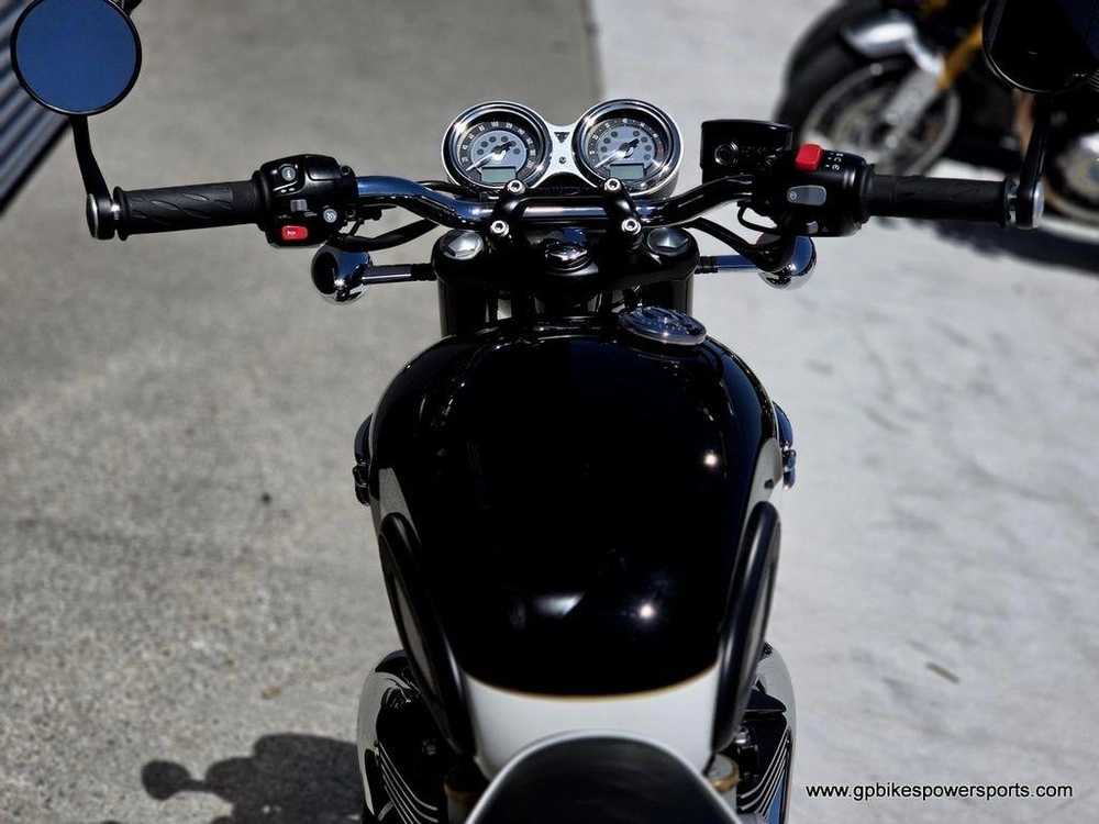 2024 Triumph Bonneville T120 Jet Black/fusion White