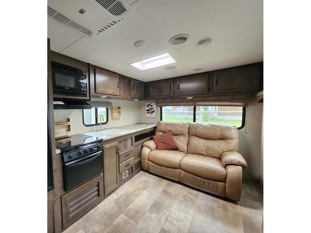 2017 Kz Connect 241 Rlk