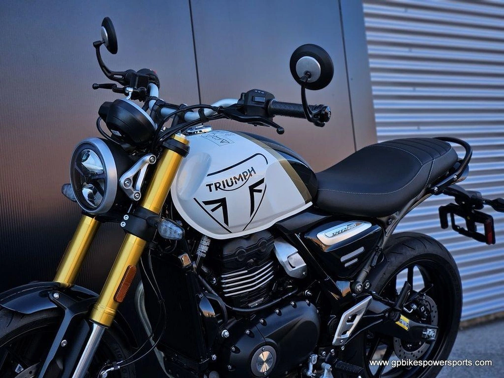 2026 Triumph Speed 400 Pearl Metallic White