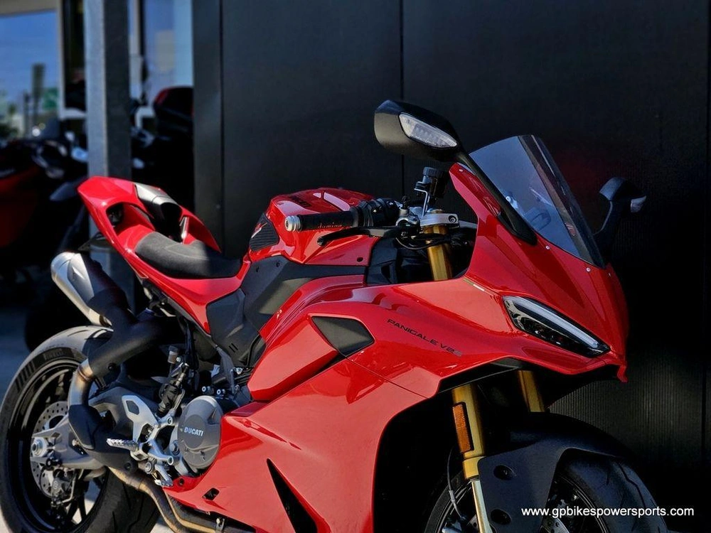 2025 Ducati Panigale V2 S
