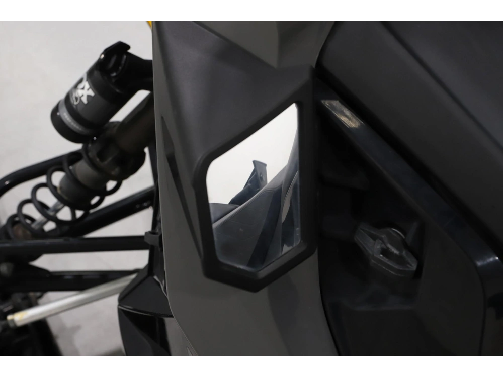 2024 Polaris 650 Indy Adventure 137 alt