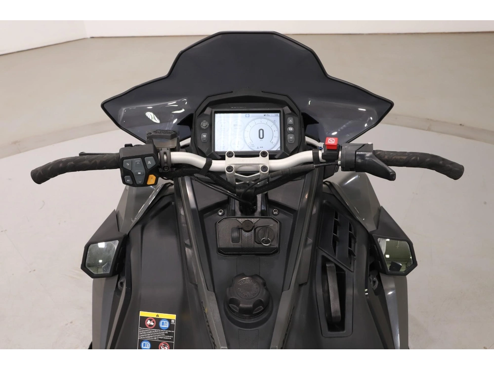 2024 Polaris 650 Indy Adventure 137 alt