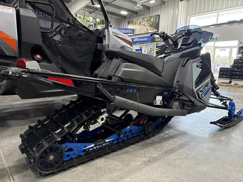 2026 Polaris 850 INDY VR1 137 DYNAMIX