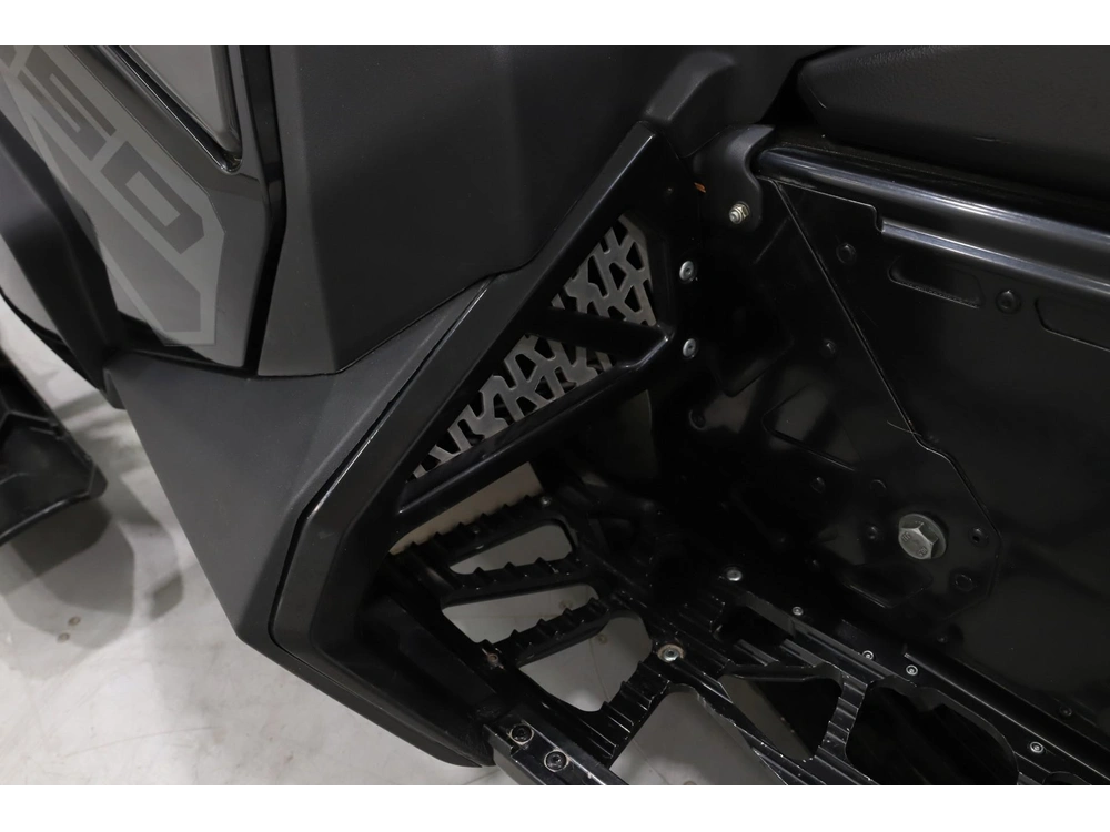 2024 Polaris 650 Indy Adventure 137 alt