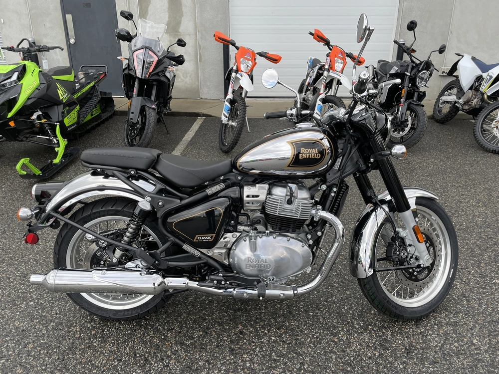 2027 Royal Enfield Classic 650 Chrome Black alt