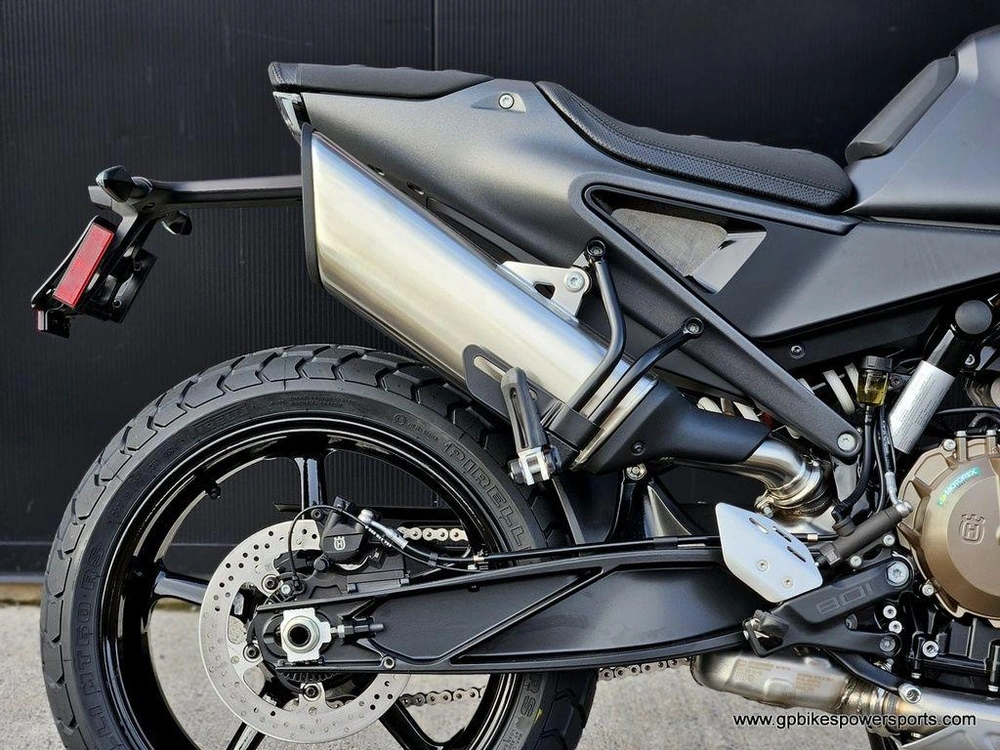 2025 Husqvarna Svartpilen 801