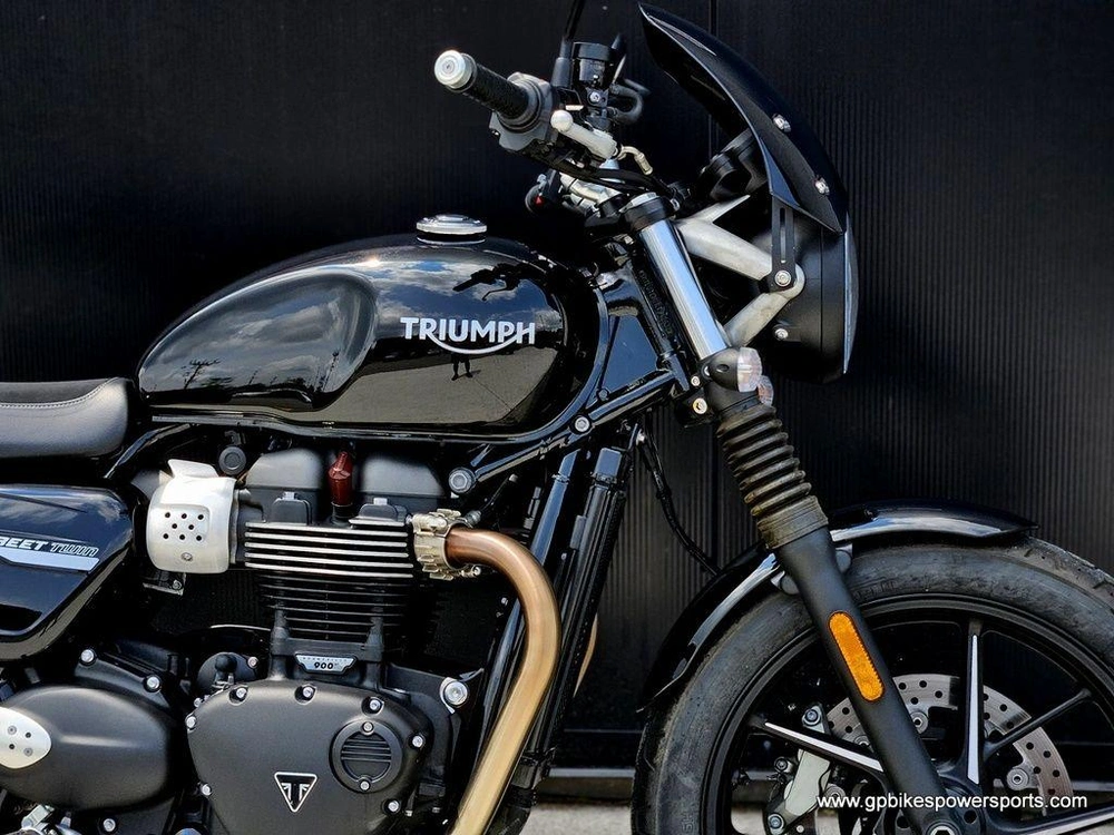 2019 Triumph Street Twin Jet Black