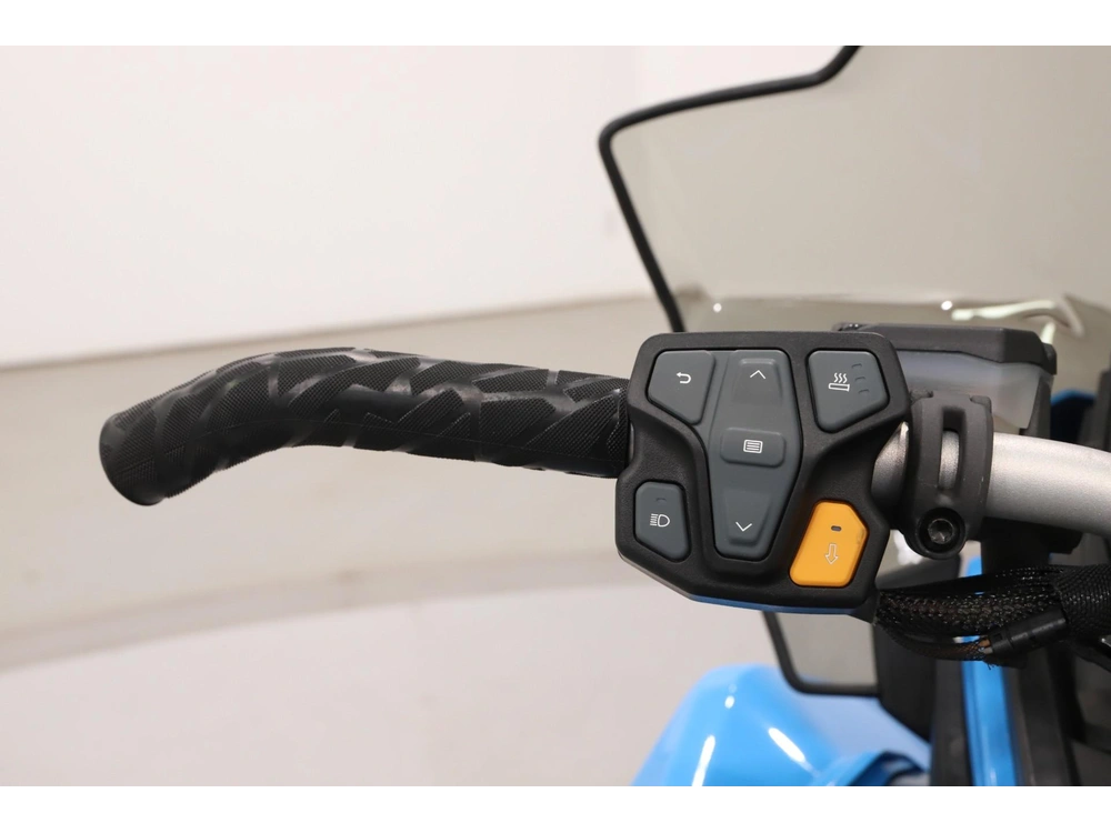 2024 Polaris 650 Indy Adventure 137 - Only 7 Miles alt